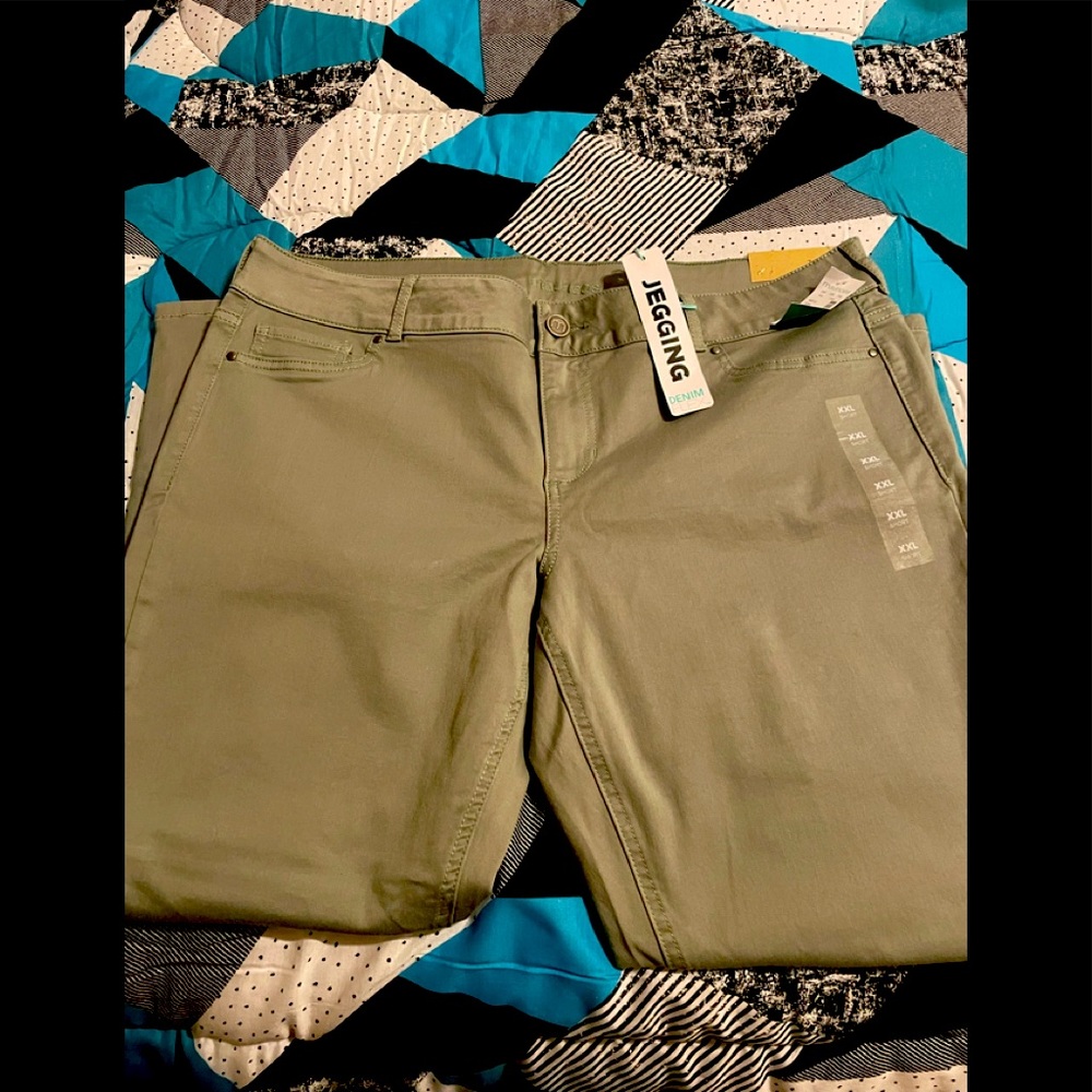 Women’s Maurice Jeggins